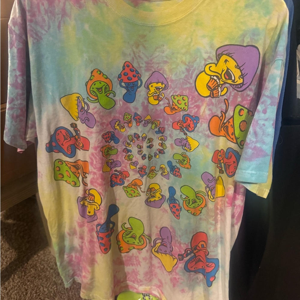 Tie-Dye Mushroom Graphic Tee - Multicolor tie dye - Liquid blue